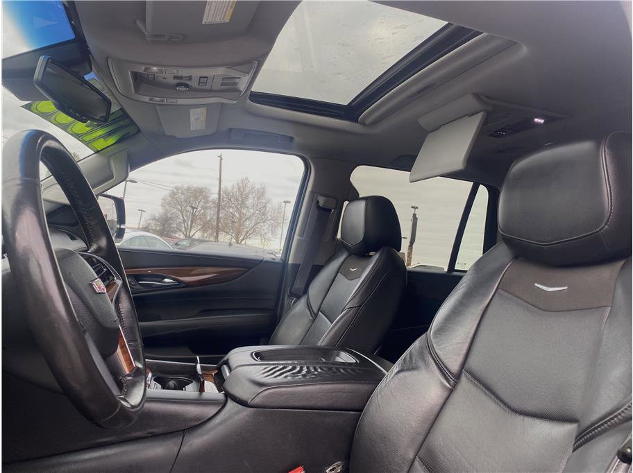 Used 2016 Cadillac Escalade Premium image 17