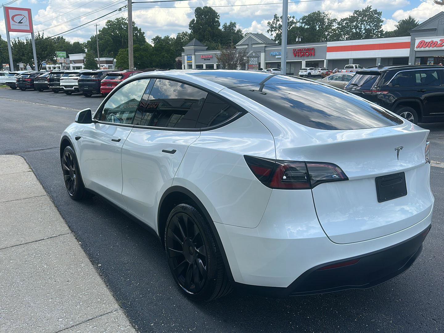 Used 2024 Tesla Model Y Long Range RWD image 5