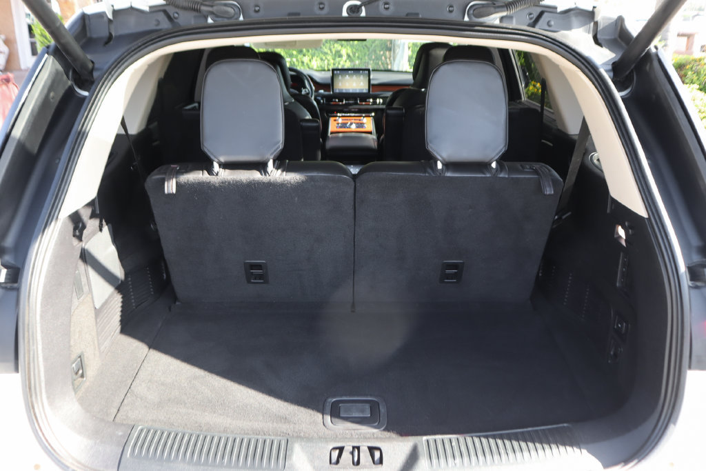 Used 2021 Lincoln Aviator Reserve w/ Equipment Group 201A RWD image 8