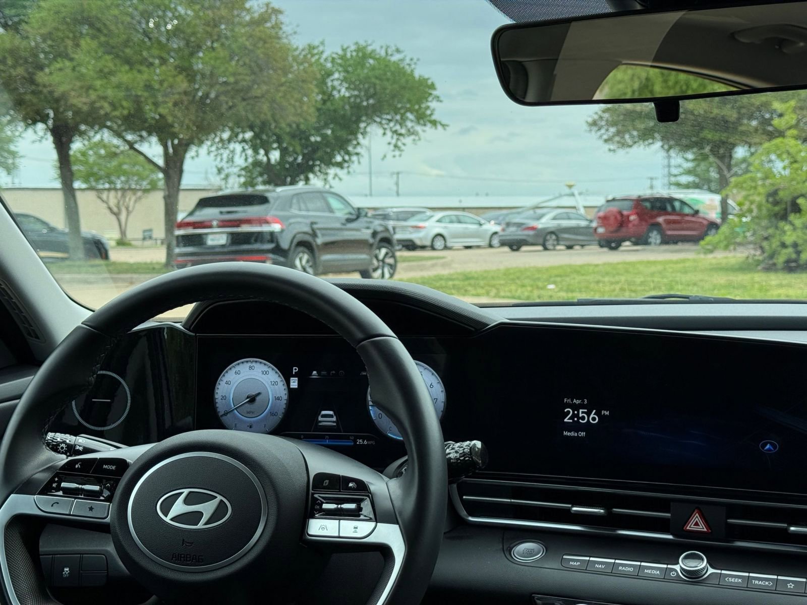 Used 2025 Hyundai Elantra SEL image 36