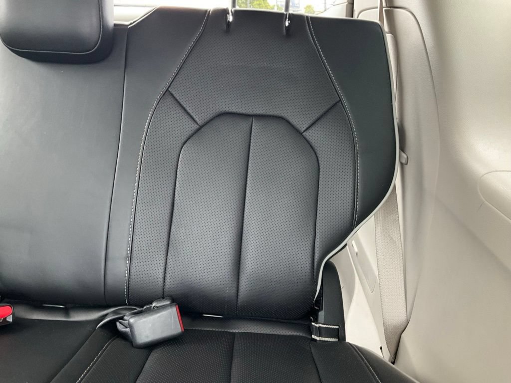 Used 2023 Chrysler Pacifica Limited FWD image 34