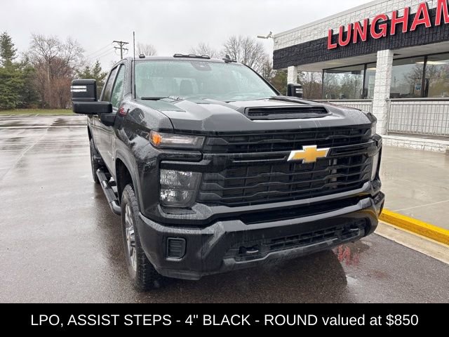 Used 2024 Chevrolet Silverado 2500 Custom w/ Custom Value Package image 4