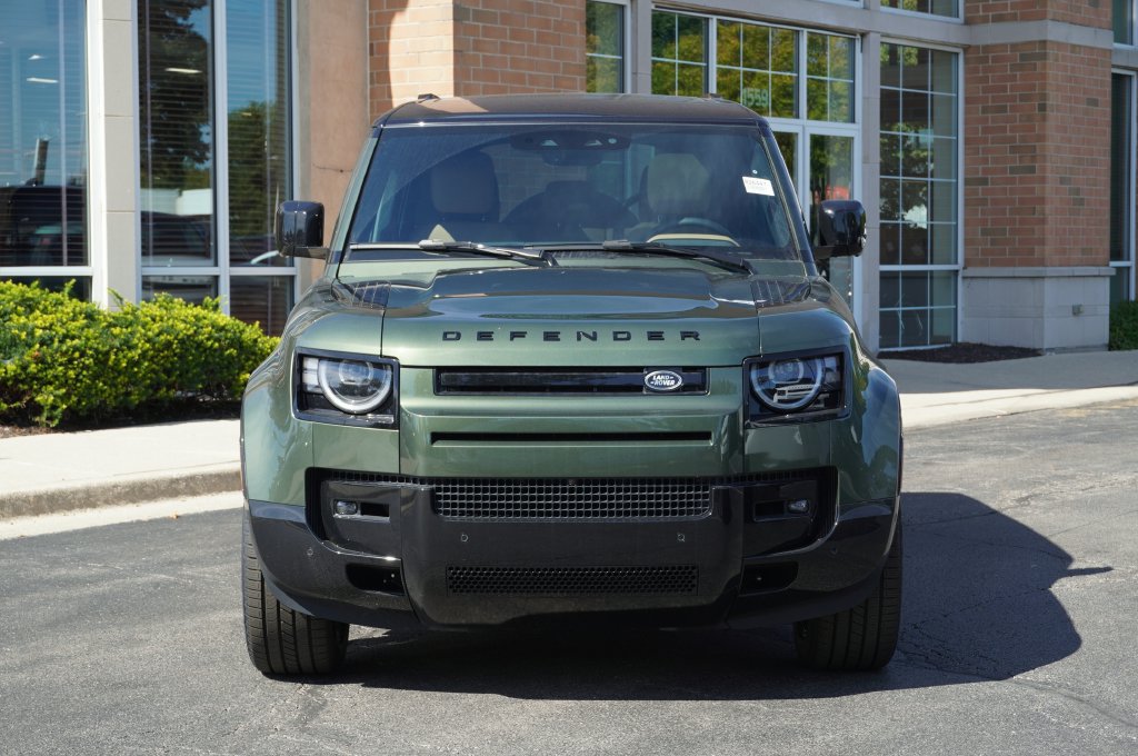 New 2026 Land Rover Defender 110 X-Dynamic SE AWD/4WD image 4