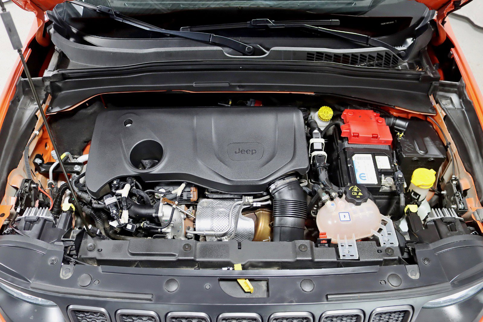 Used 2019 Jeep Renegade Trailhawk AWD/4WD image 39