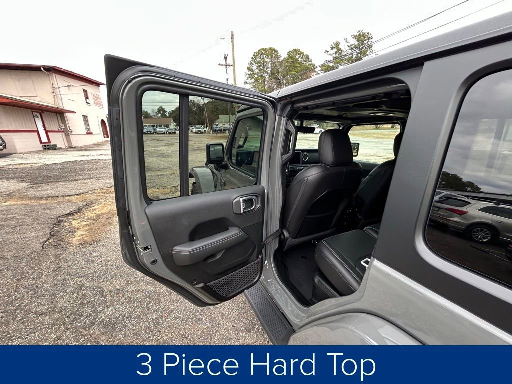 Used 2023 Jeep Wrangler Unlimited Sahara w/ Cold Weather Group image 15