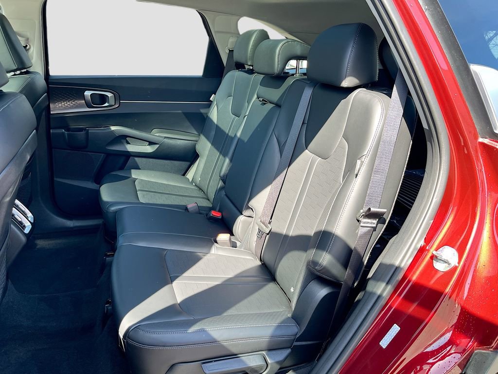 Certified 2025 Kia Sorento S w/ Panoramic Sunroof Package FWD image 33