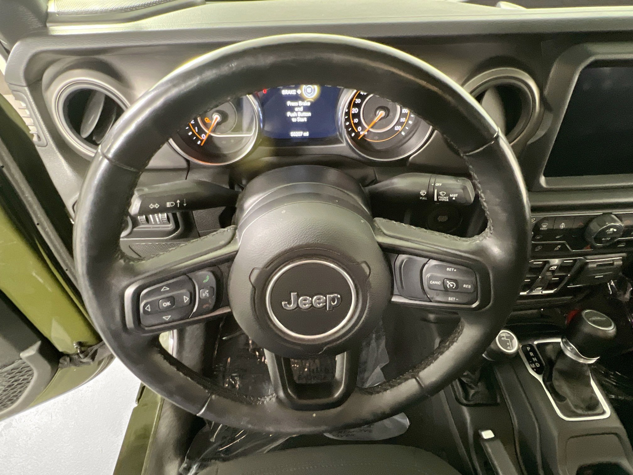 Used 2022 Jeep Gladiator Willys image 11