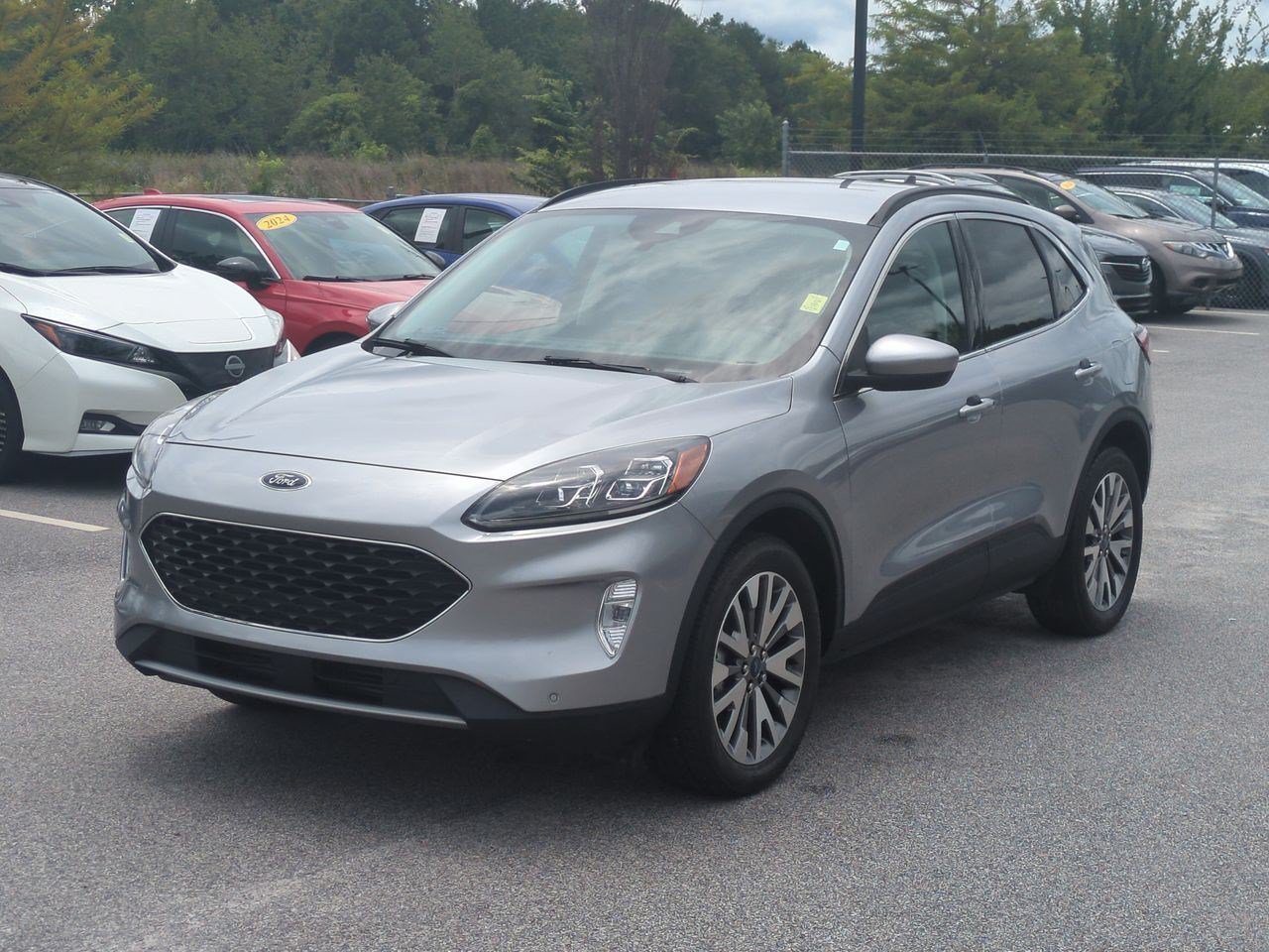 Used 2022 Ford Escape Titanium w/ Class II Trailer Tow Package AWD/4WD image 8