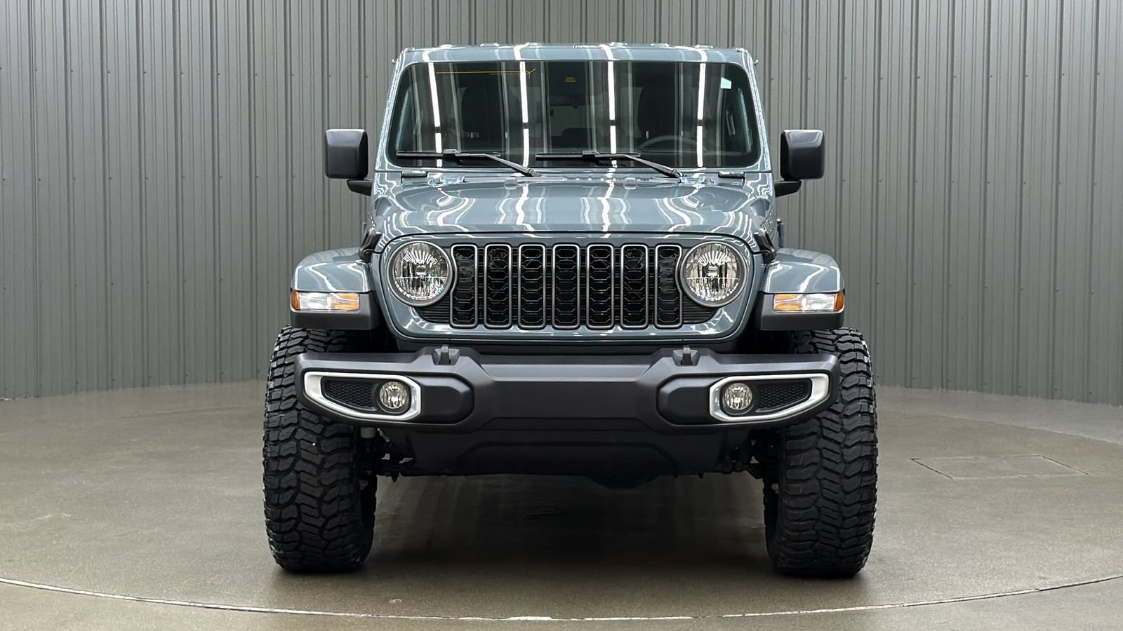 Used 2025 Jeep Gladiator Sport AWD/4WD image 8
