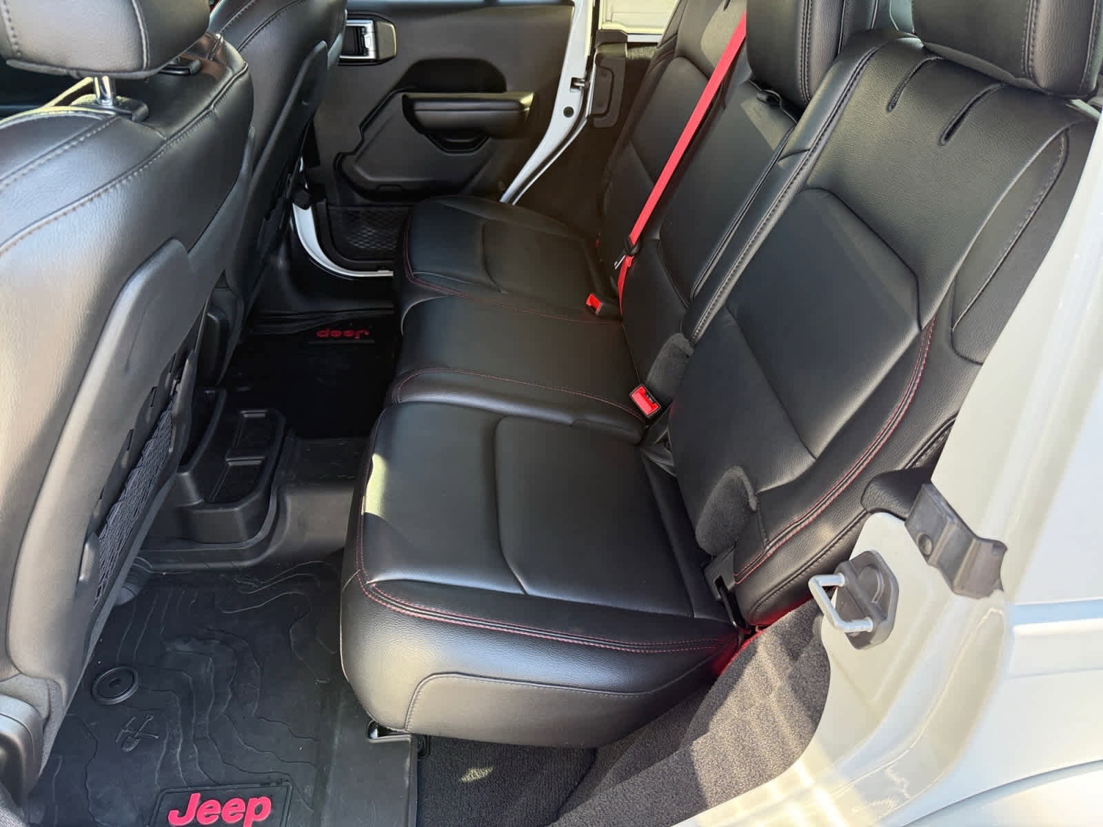 Used 2020 Jeep Wrangler Unlimited Rubicon w/ Quick Order Package 28Y Recon image 11