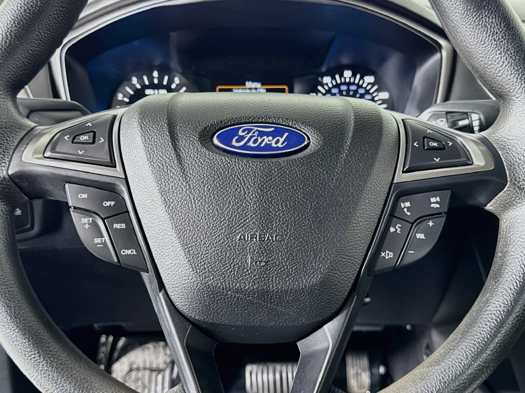 Used 2017 Ford Fusion SE FWD image 33