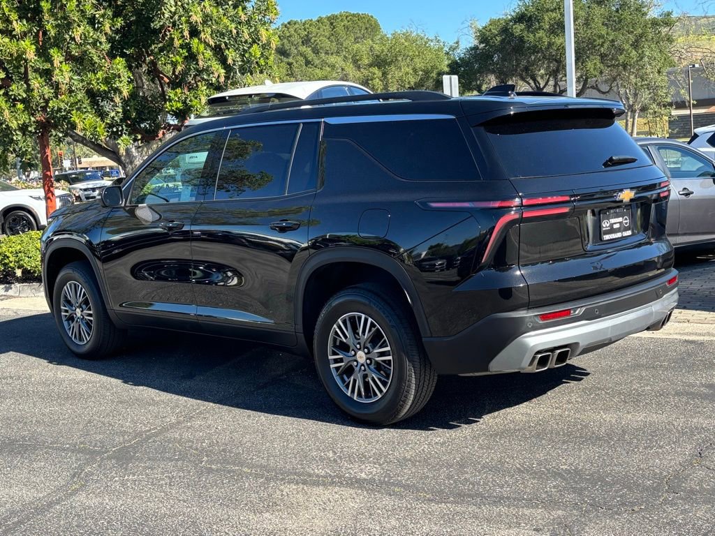 Used 2024 Chevrolet Traverse LT w/ Trailering Package image 6