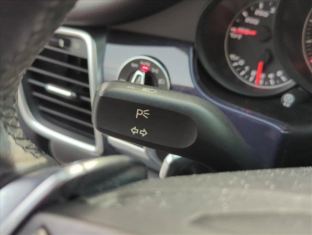 Used 2015 Porsche Panamera image 19
