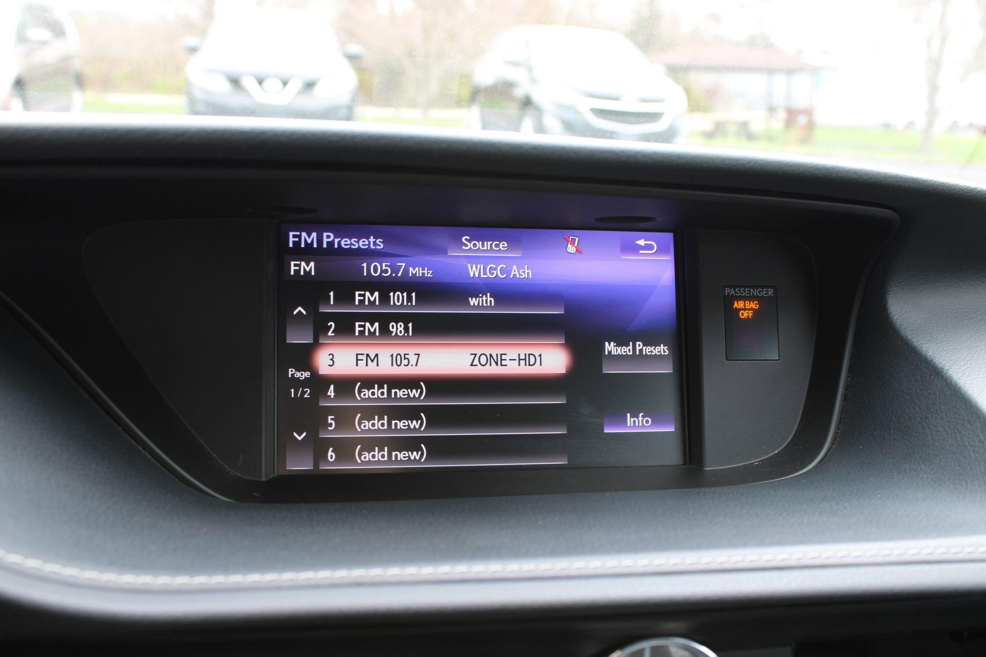 Used 2017 Lexus ES 350 w/ Luxury Package image 39