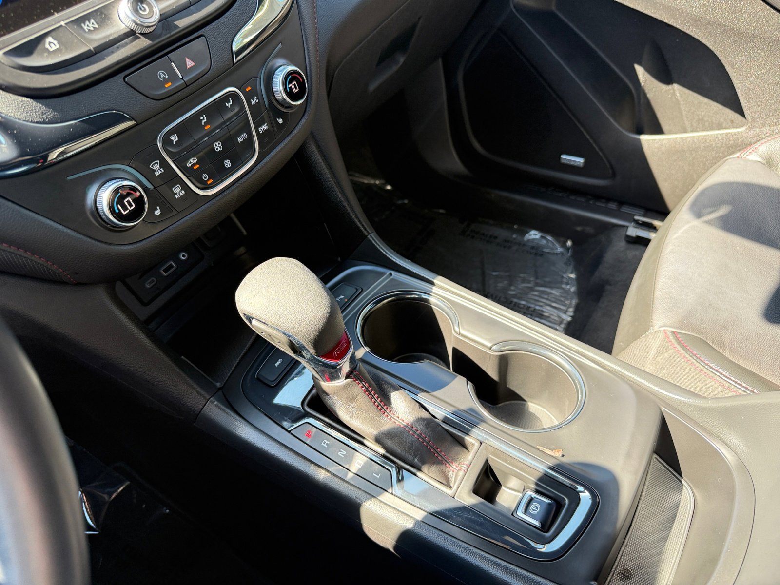 Used 2024 Chevrolet Equinox RS w/ RS Leather Package image 13