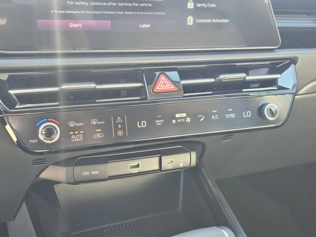 New 2026 Kia Niro EX FWD image 14
