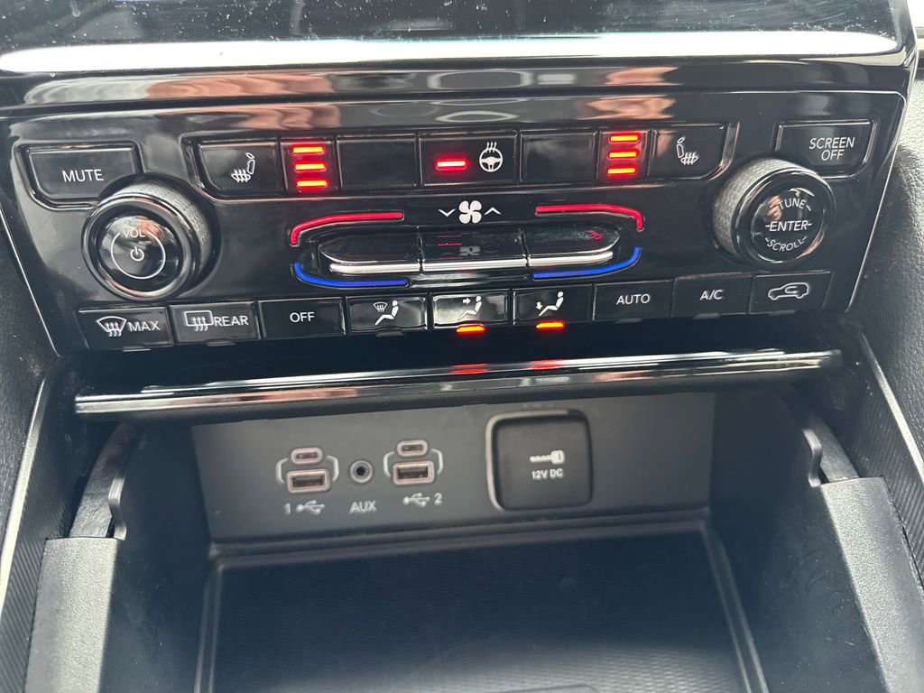 Certified 2024 Jeep Grand Cherokee L Laredo image 32