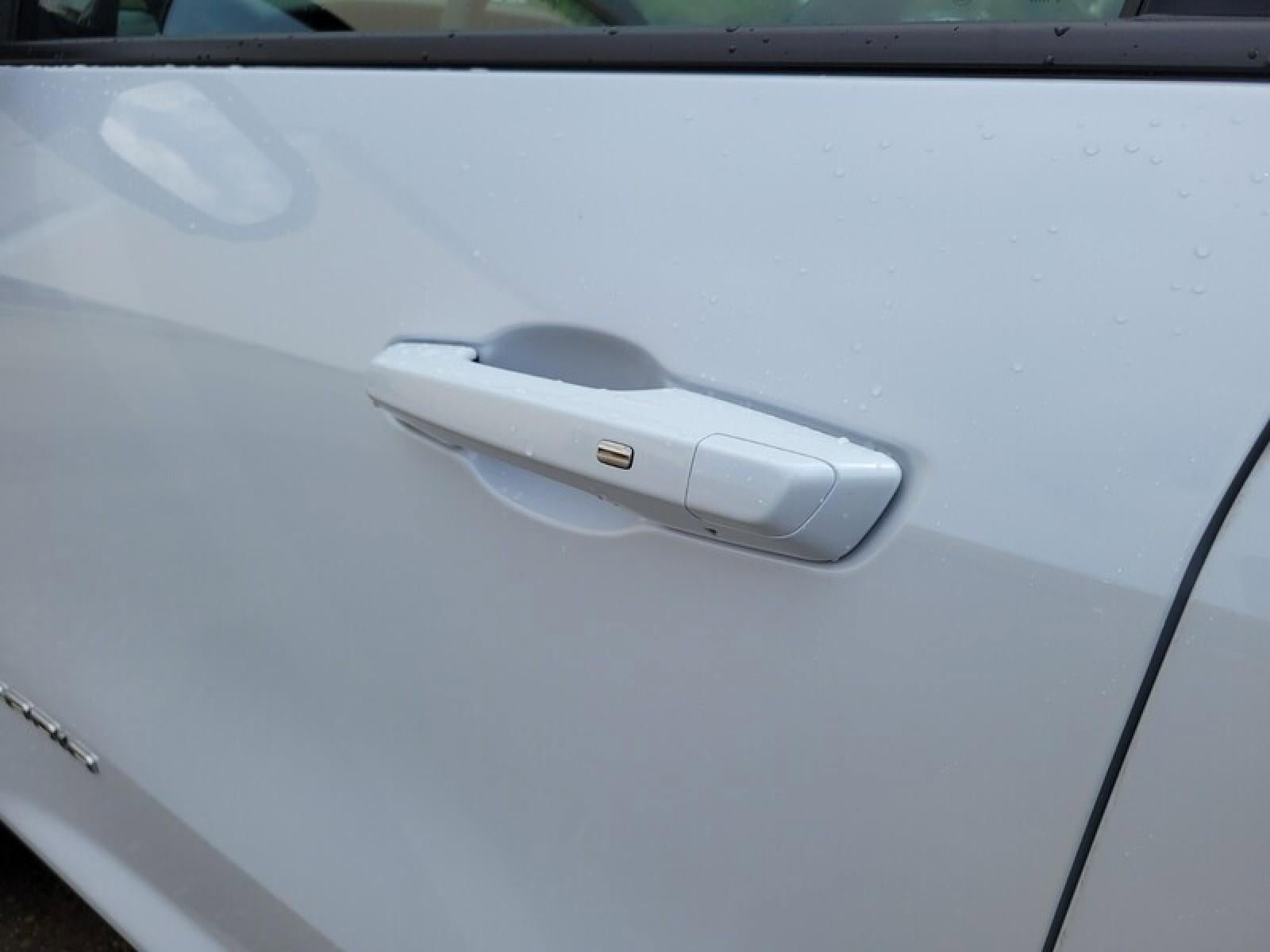 New 2026 GMC Acadia Elevation w/ Elevation Premium Package FWD image 9