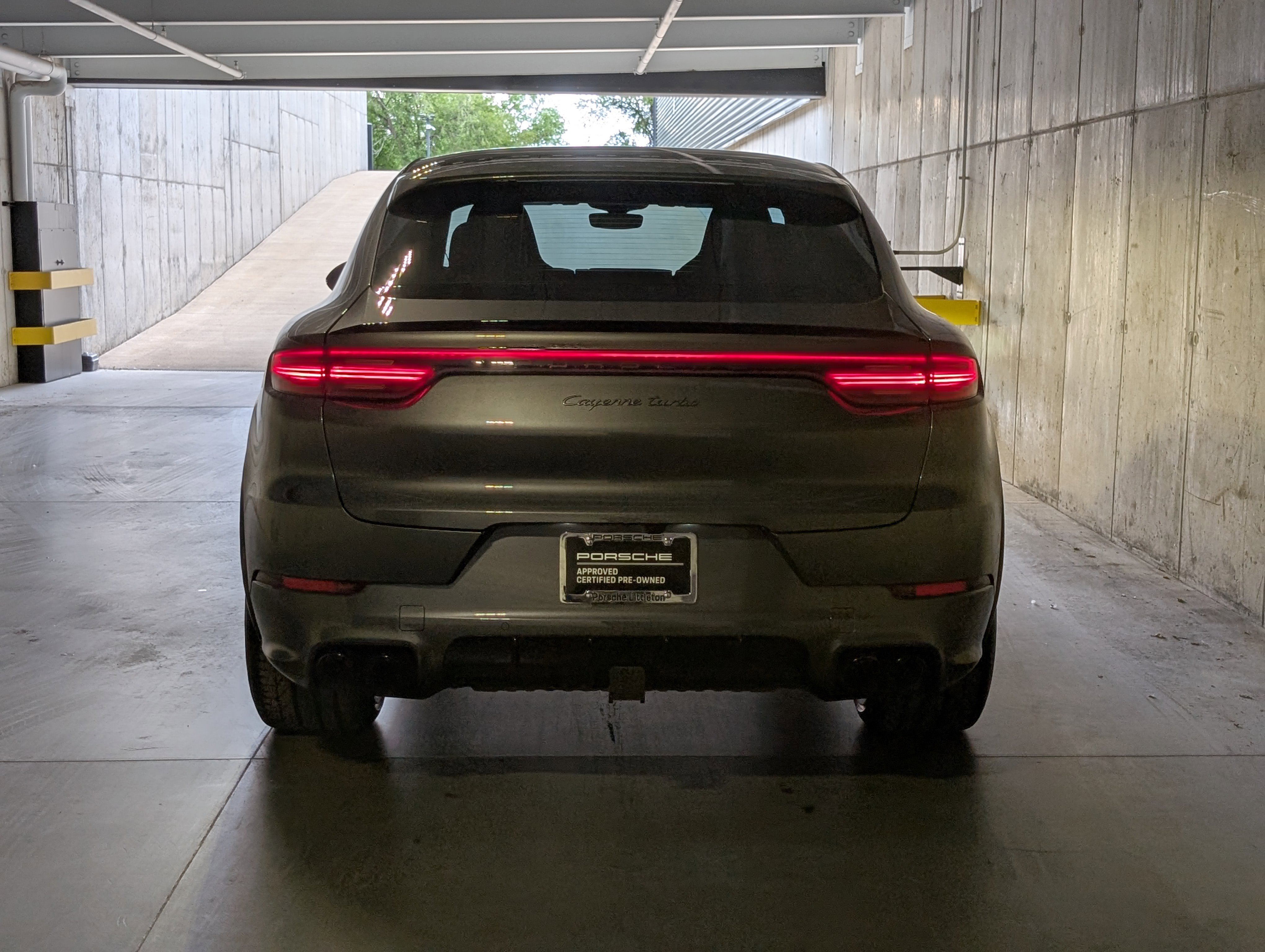 Certified 2022 Porsche Cayenne Turbo AWD/4WD image 8