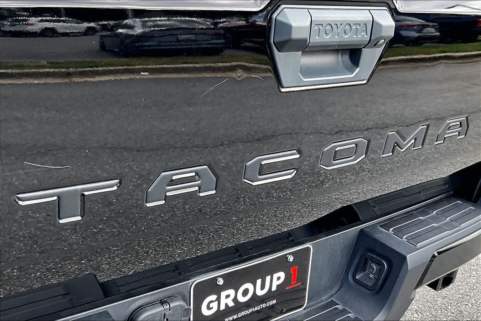 Used 2024 Toyota Tacoma TRD Sport AWD/4WD image 30