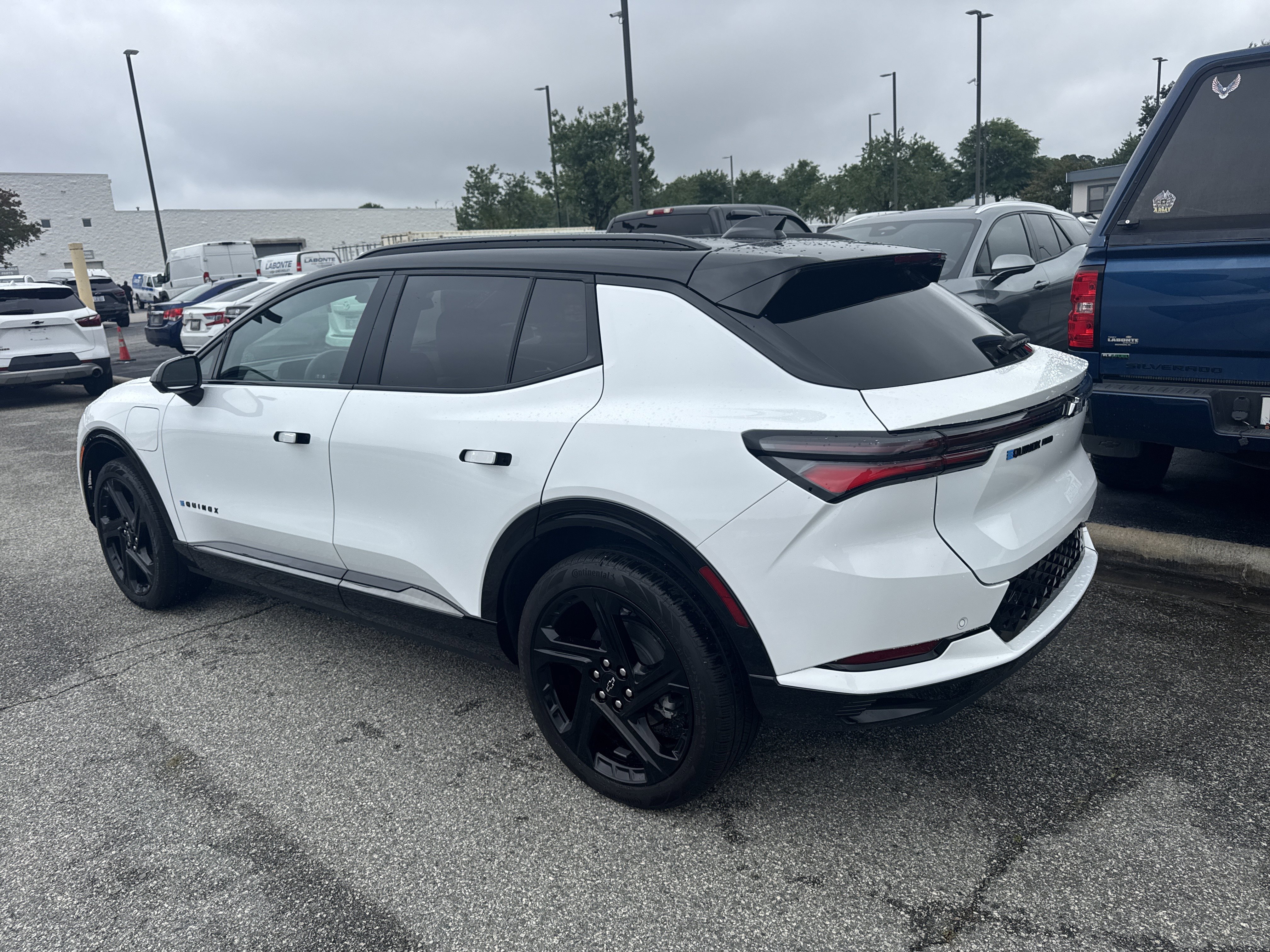 Certified 2024 Chevrolet Equinox EV RS AWD/4WD image 8