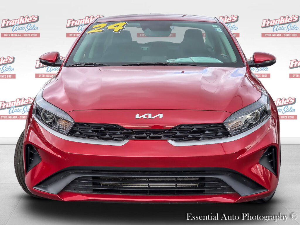 Used 2024 Kia Forte LXS w/ LXS Technology Package image 4