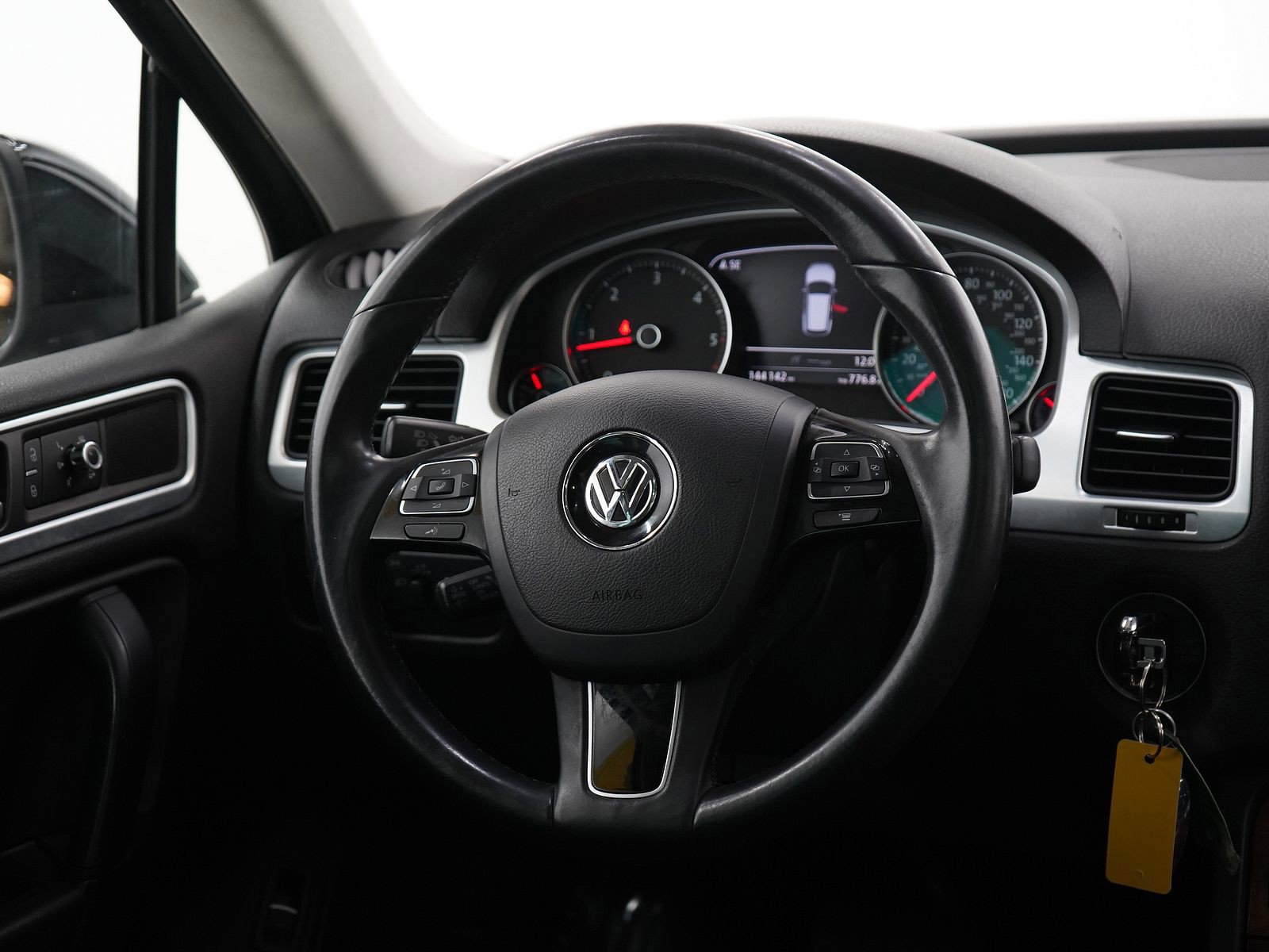 Used 2012 Volkswagen Touareg Executive image 14
