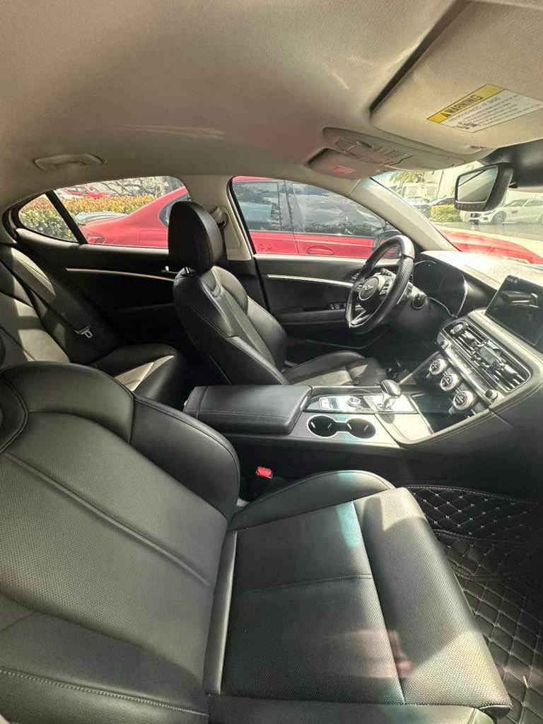Used 2020 Genesis G70 2.0T RWD image 10