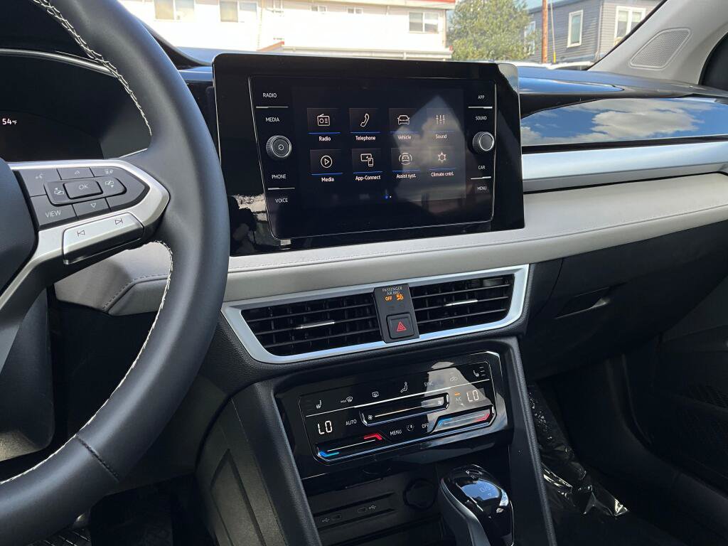New 2026 Volkswagen Taos SE AWD/4WD image 18