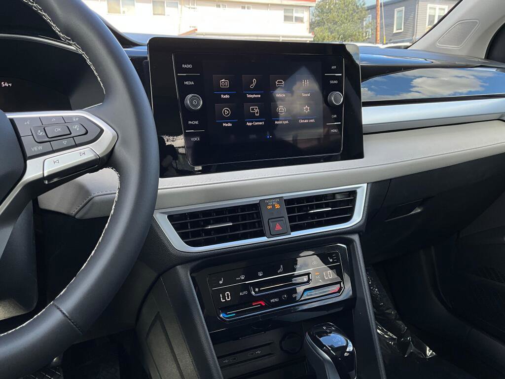 New 2026 Volkswagen Taos SE AWD/4WD image 18