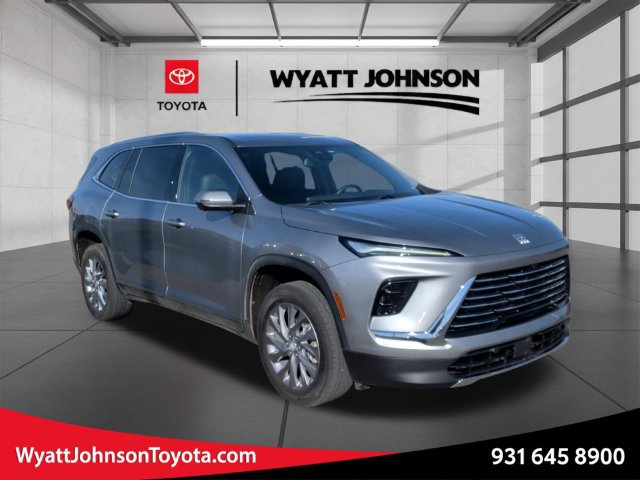 Used 2025 Buick Enclave Preferred w/ Power Package FWD image 1