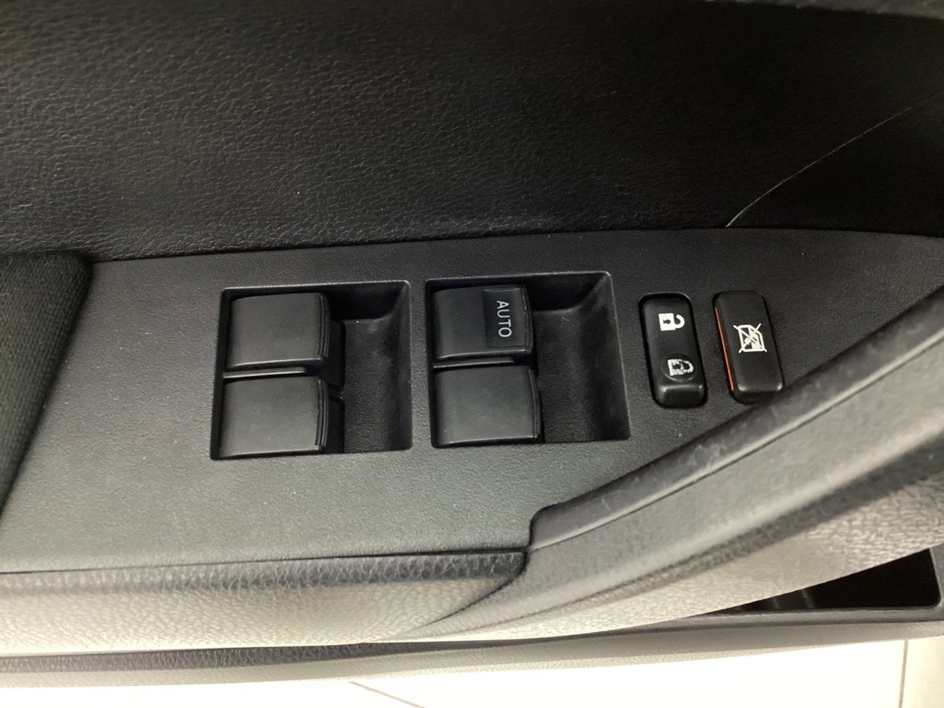 Used 2018 Toyota Corolla L FWD image 36