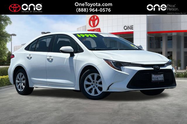 Used 2022 Toyota Corolla LE FWD image 1