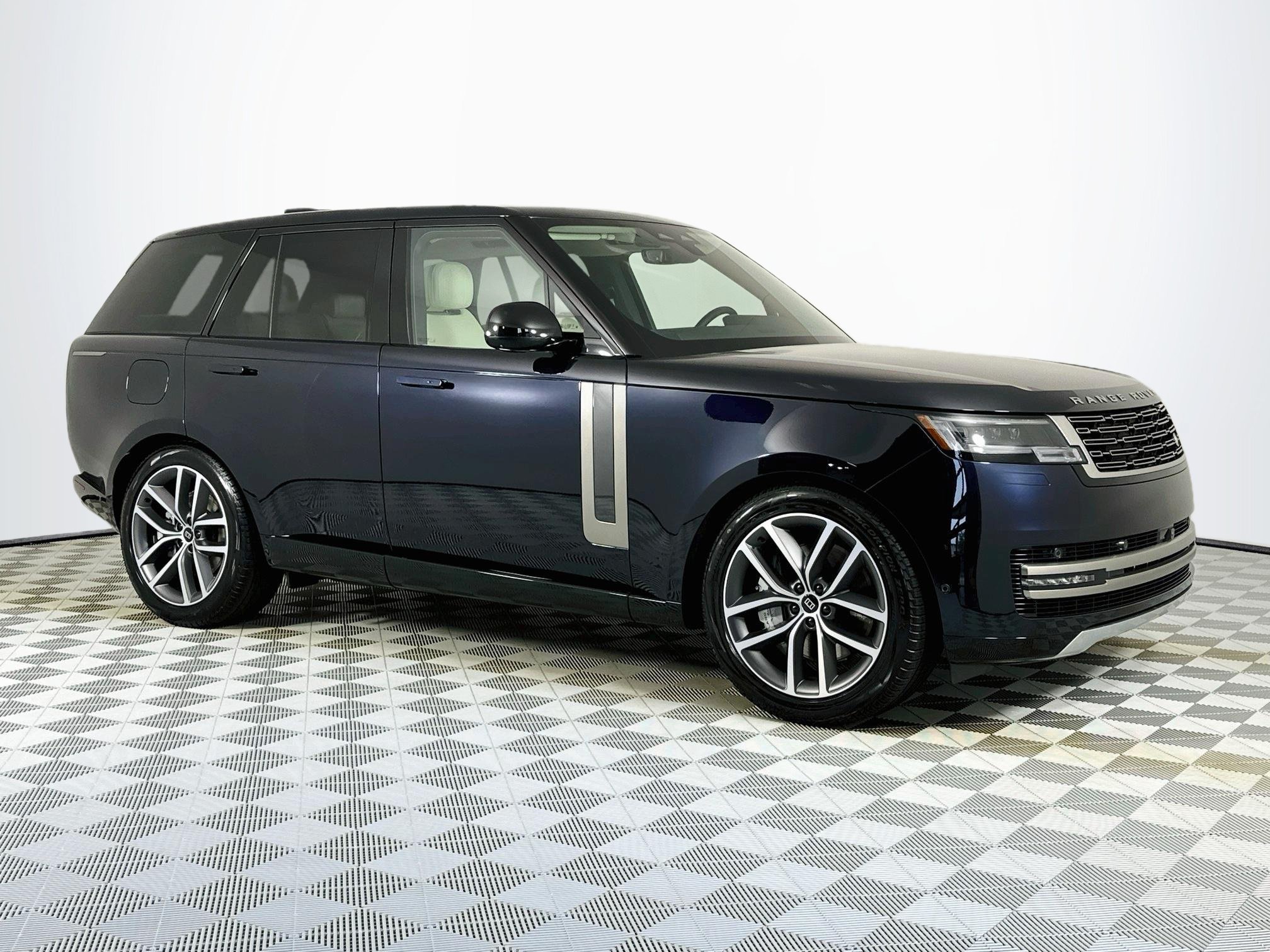 New 2027 Land Rover Range Rover SE AWD/4WD image 3