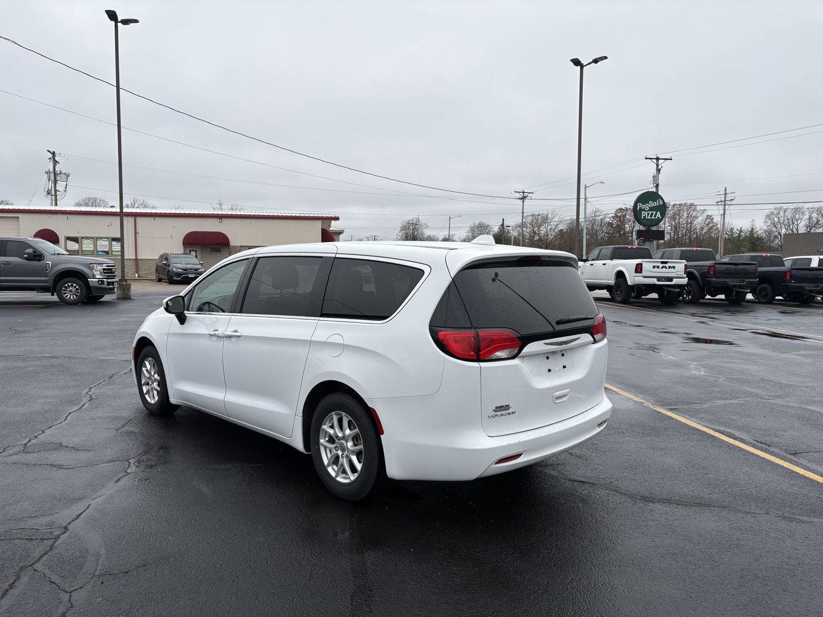 Used 2020 Chrysler Voyager LX FWD image 21
