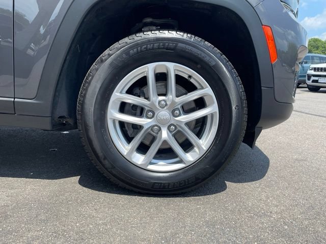 Used 2025 Jeep Grand Cherokee Laredo X AWD/4WD image 35