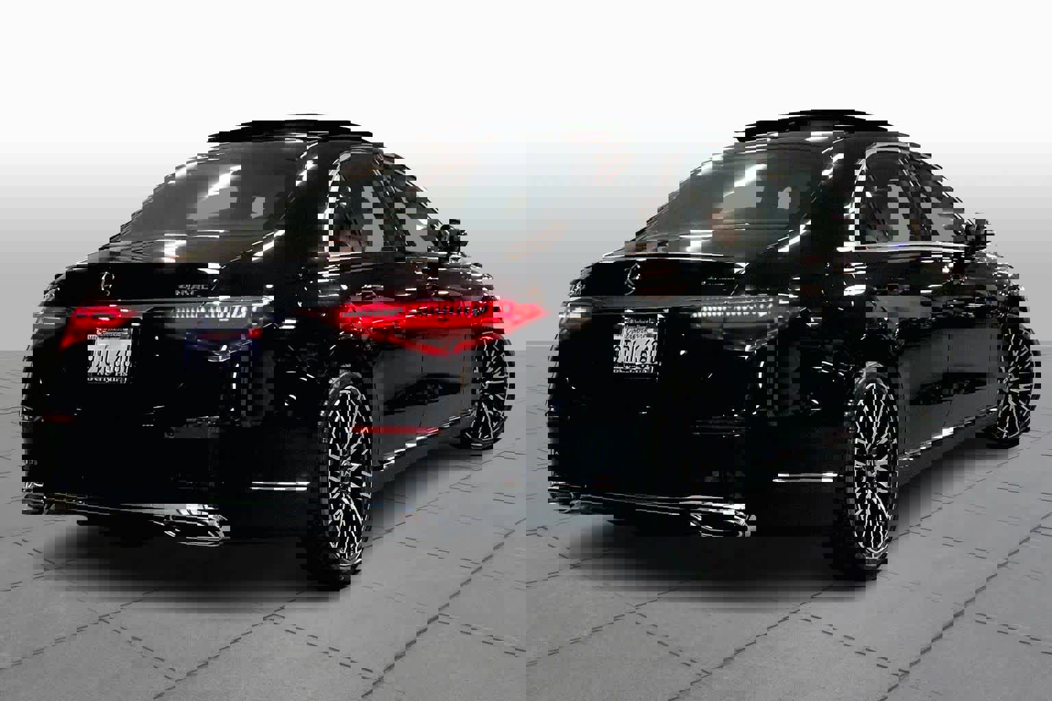 Used 2025 Mercedes-Benz S 500 4MATIC image 12