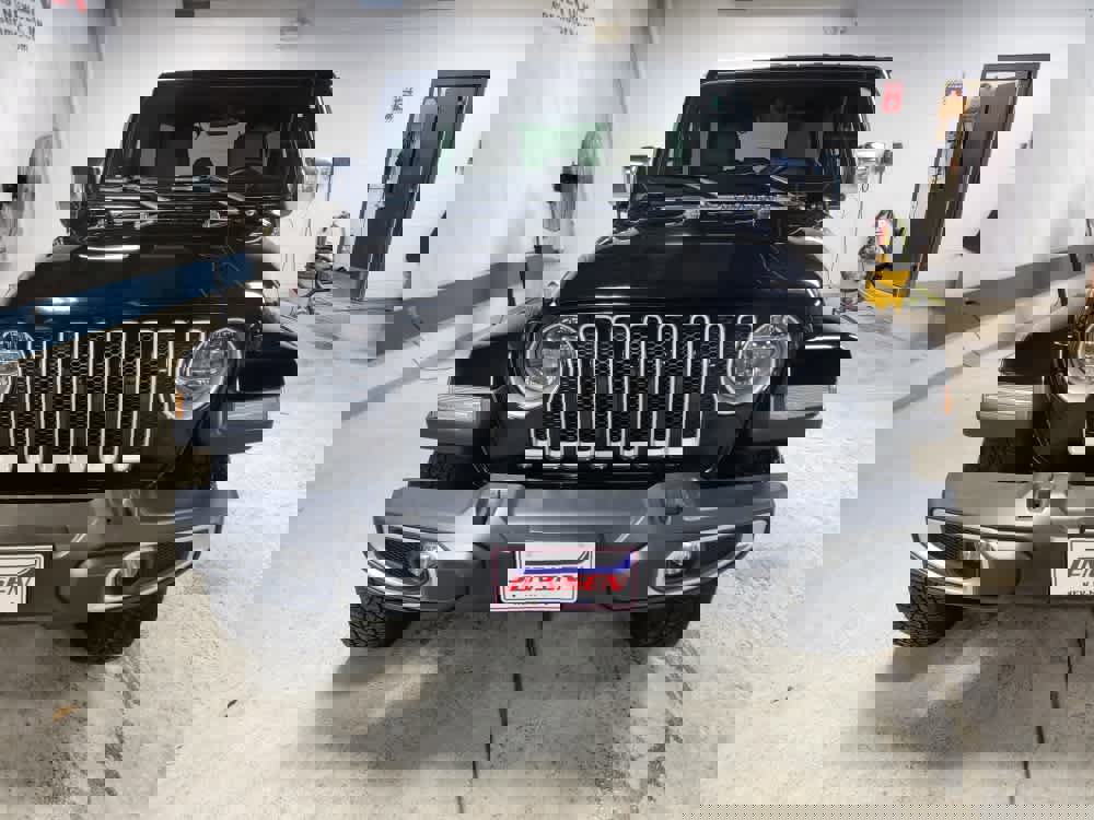 Used 2018 Jeep Wrangler Unlimited Sahara image 2