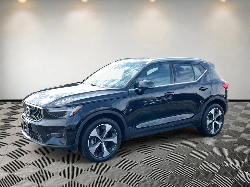 Used 2023 Volvo XC40 B5 Ultimate w/ Climate Package image 7