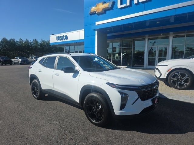 New 2026 Chevrolet Trax LT w/ Midnight Edition FWD image 1