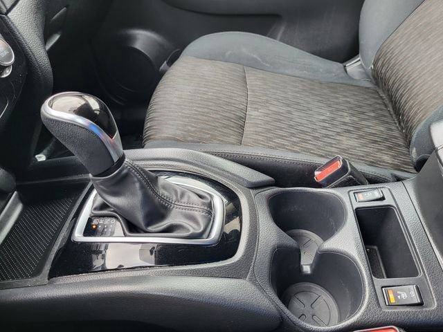 Used 2018 Nissan Rogue SV image 25