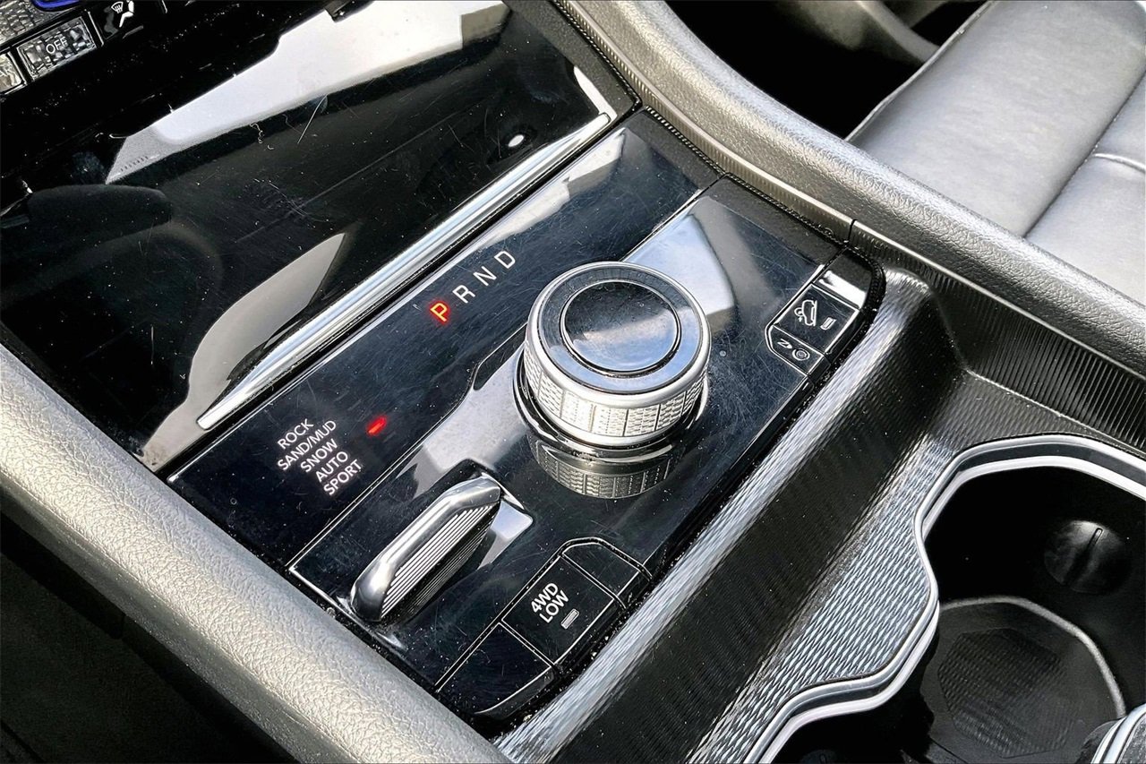 Used 2024 Jeep Grand Cherokee Limited 4xe image 32