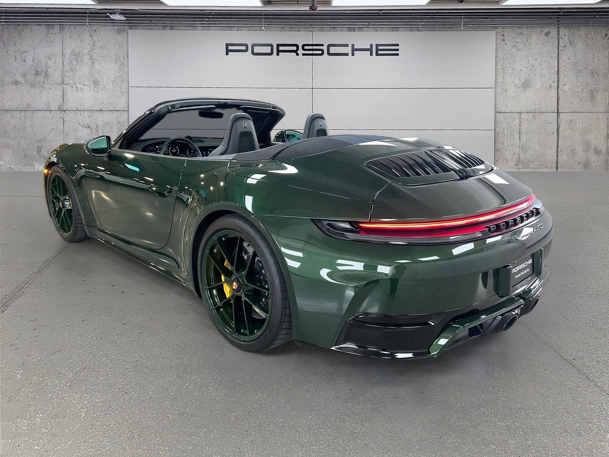 Certified 2026 Porsche 911 Carrera 4 GTS AWD/4WD image 36