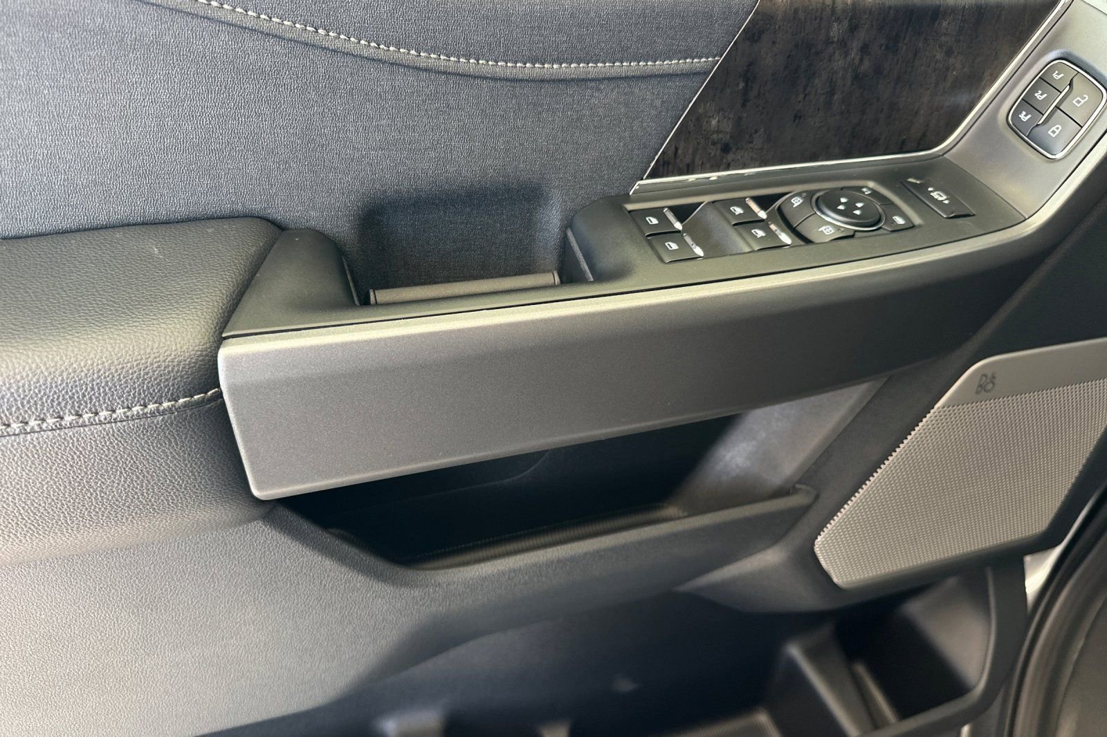 New 2026 Ford F250 Lariat w/ Black Appearance Package image 11