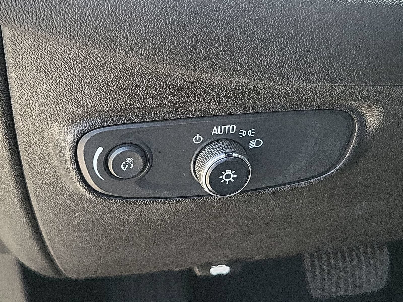 Used 2023 Chevrolet Equinox LT FWD image 17