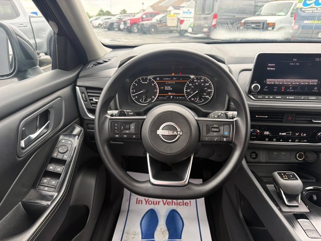 Used 2024 Nissan Rogue SV AWD/4WD image 15