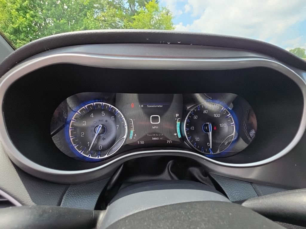 Used 2025 Chrysler Pacifica Select FWD image 26