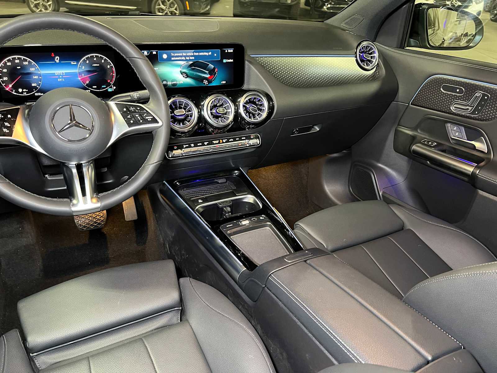 Used 2025 Mercedes-Benz GLA 250 4MATIC image 35