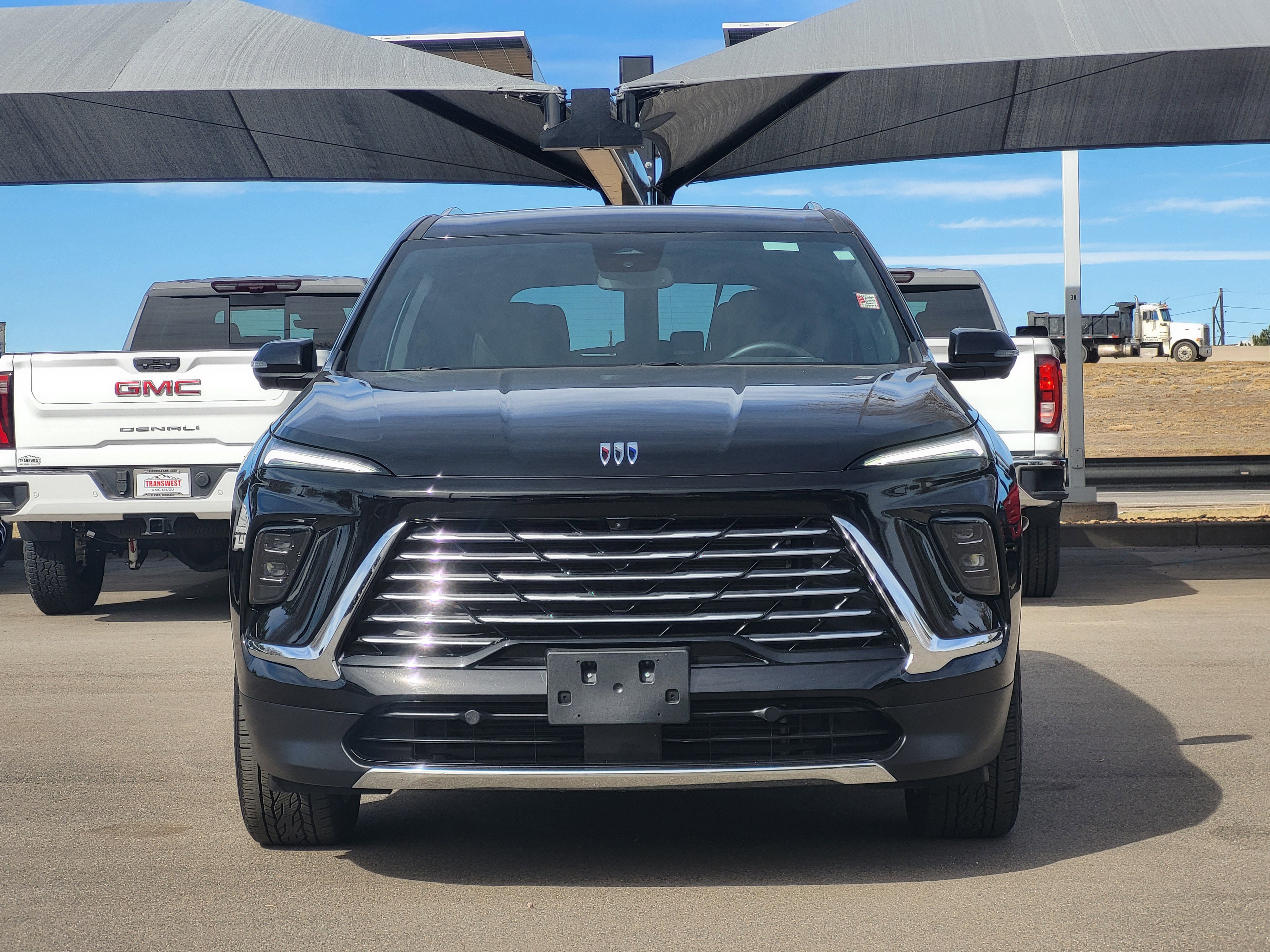 Used 2025 Buick Enclave Preferred image 2