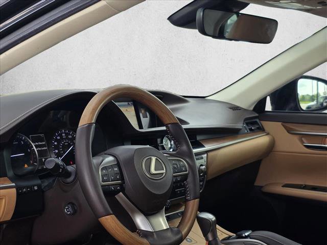 Used 2016 Lexus ES 350 w/ Navigation System Package FWD image 9